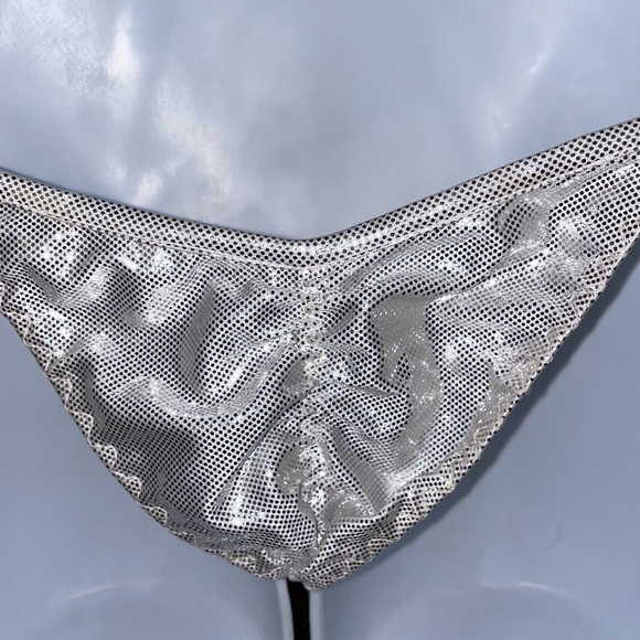 Minimalistic Silver Competition Bikini with Scrunch Bottom & Elastic Ties Small - Picture 7 of 13